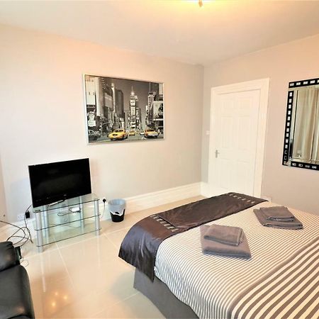 Marley Mansion Apartments - Borough バーケンヘッド エクステリア 写真